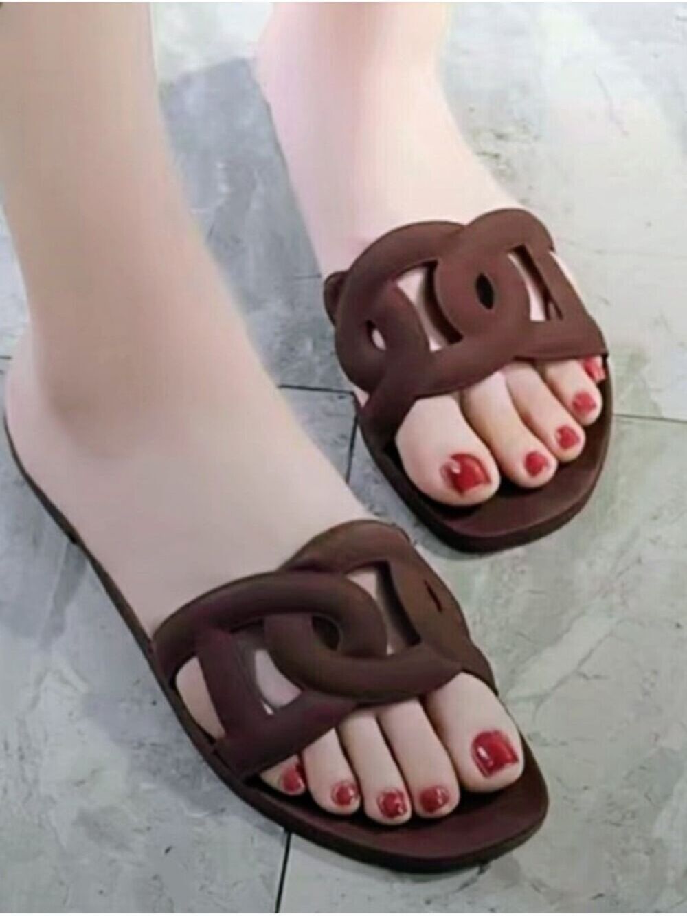 Women’s hollow out beach/Swim Size 8 Slides🏊‍♂️👙